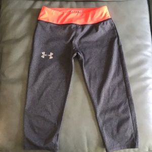 Under Armour girls capris